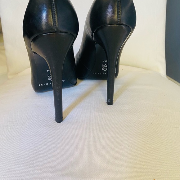 Gianni Bini heels - Picture 3 of 4